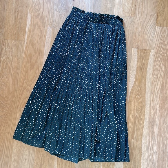Nagoo Dresses & Skirts - Nagoo Green + white polka dot High Waisted midi pleated skirt